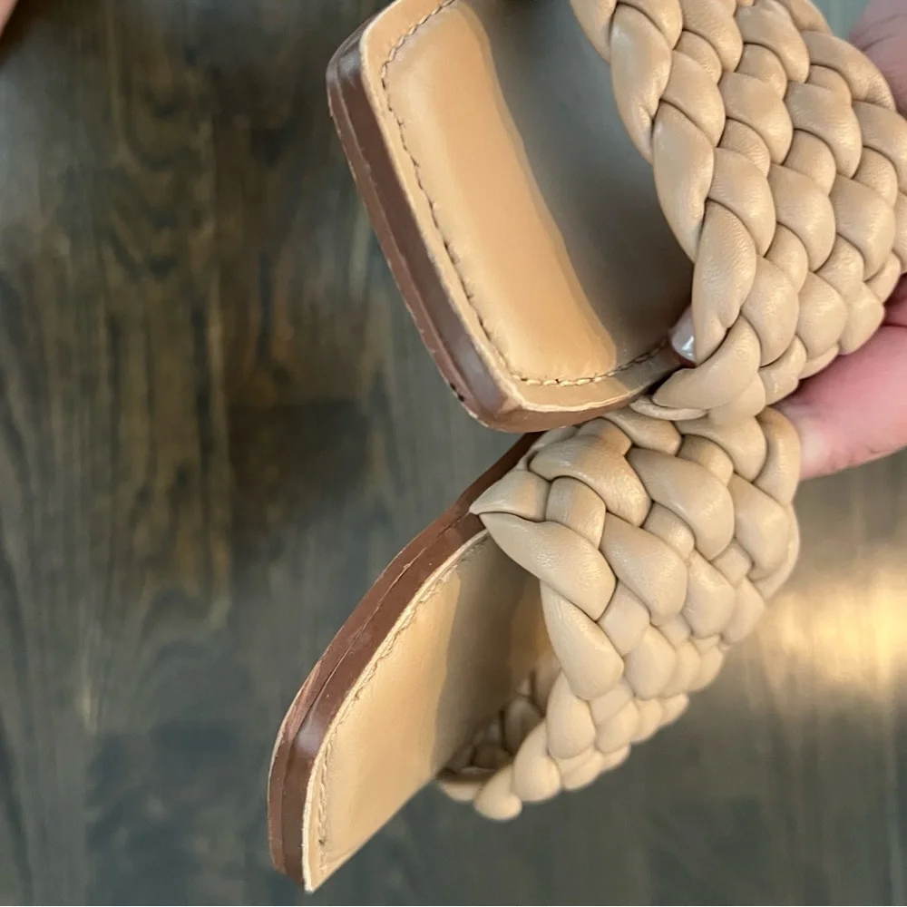 Ann Taylor Woven Puffy Leather Slides size 10